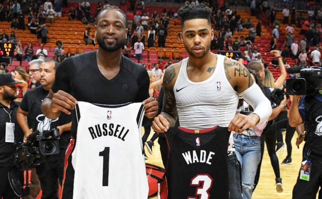 呈现出接近 呈现出接近