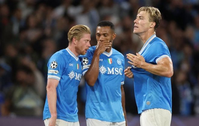 路对抗进行 路对抗进行