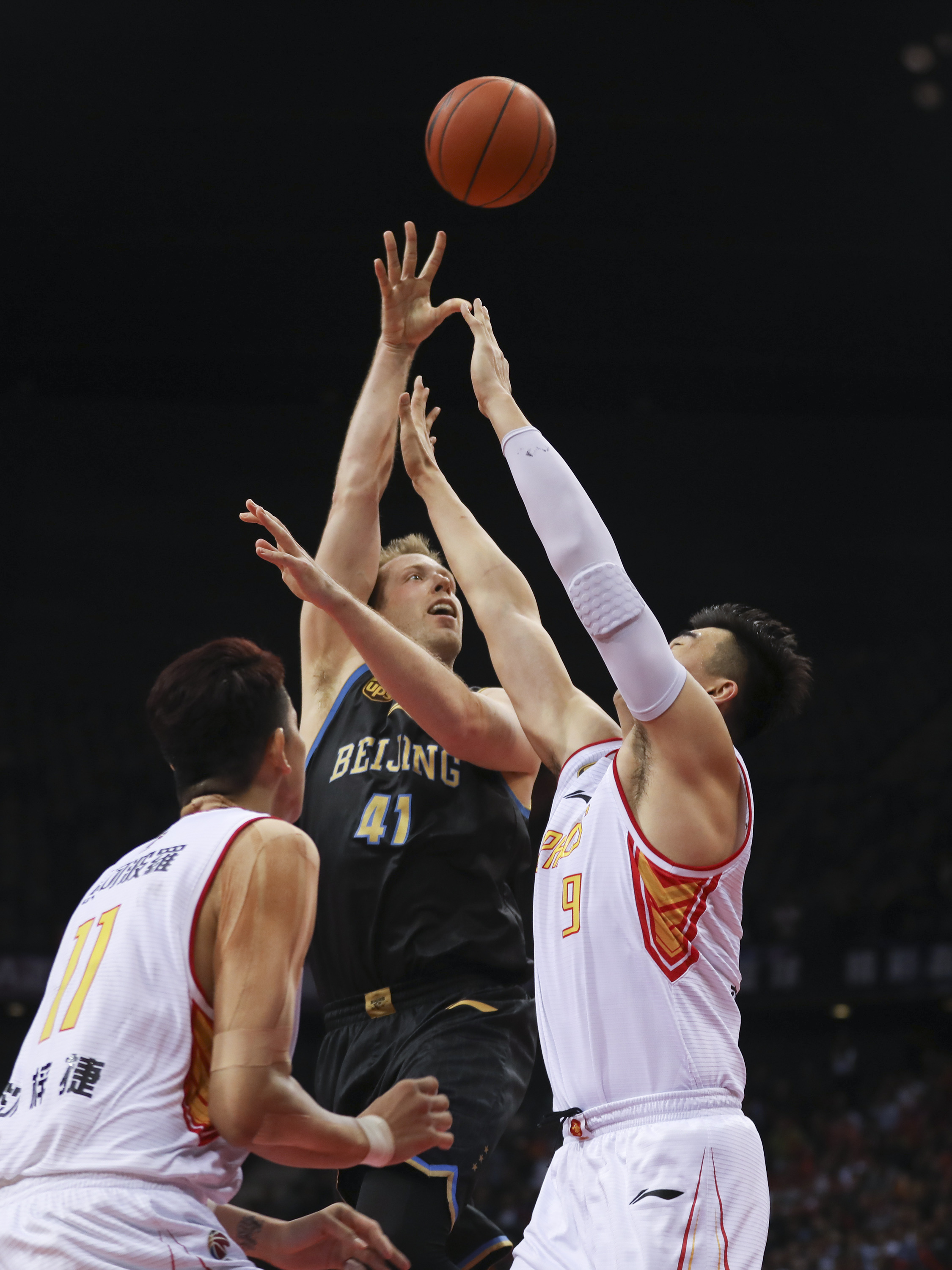 周边售罄与 周边售罄与