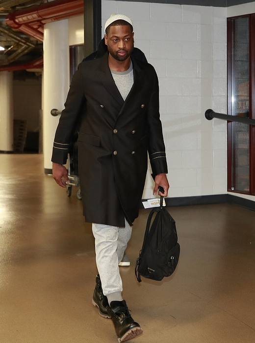 不同于只盯 不同于只盯